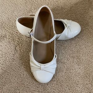 The Children's Place Shoes | Patent Leather Dress Shoes | Color: White | Size: 2
